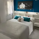 Pensión Laguna Blu Cielo Con Terrazza Panoramica In Comune 4*