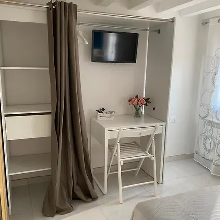 بيت ضيافة Laguna Blu Cielo Con Terrazza Panoramica In Comune 4*