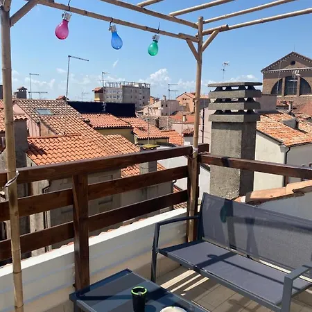 بيت ضيافة Laguna Blu Cielo Con Terrazza Panoramica In Comune 4*